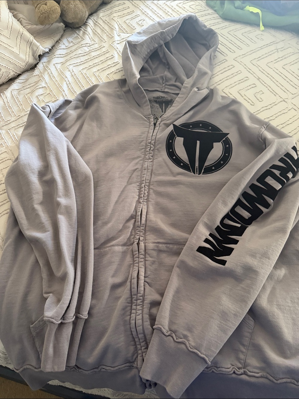 Throwdown distressed XL zip up hoodie